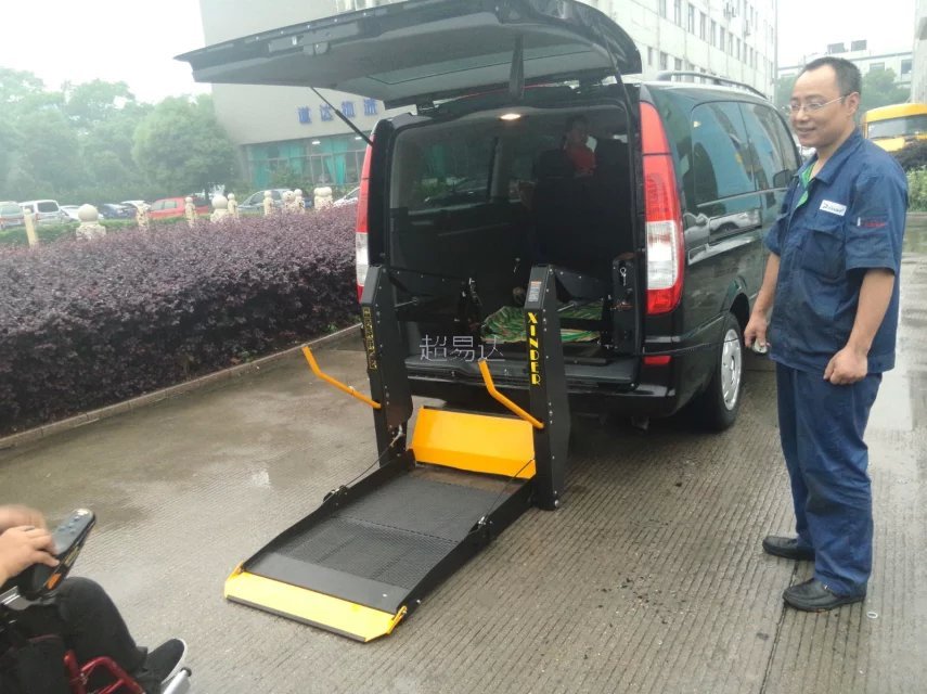 商務(wù)車(chē)車(chē)載輪椅升